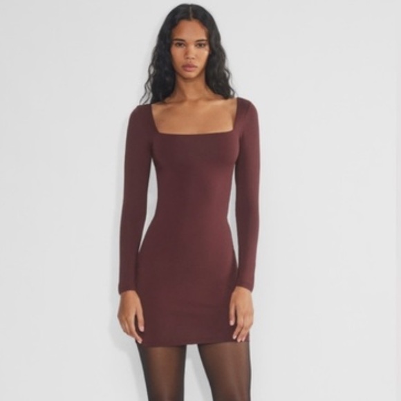 Babaton Dresses & Skirts - ARITZIA BABATON Square Neck Long Sleeve Mini Dress